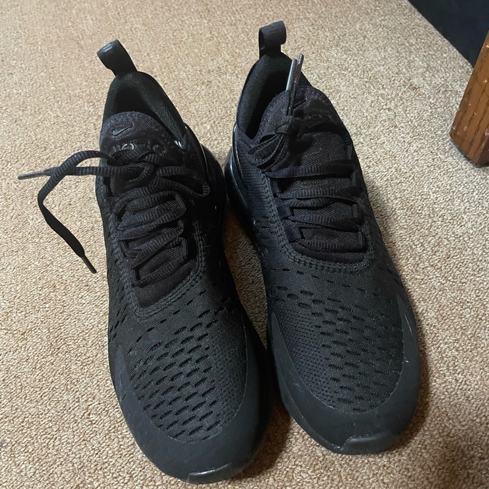 Nike air maxes 270